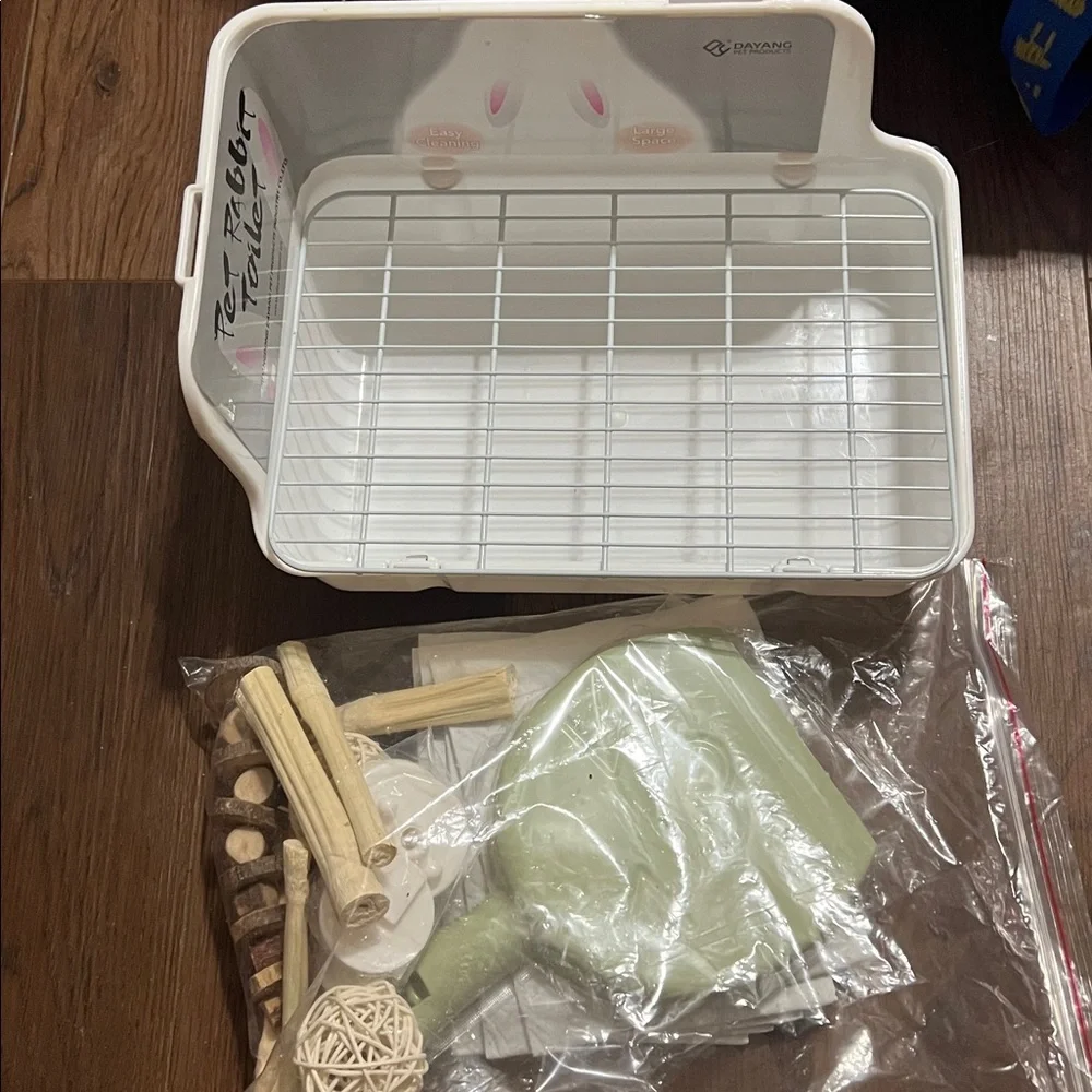 New White Rabbit Toilet Tray with Wire Grid rabbit potty rabbit cage accessories